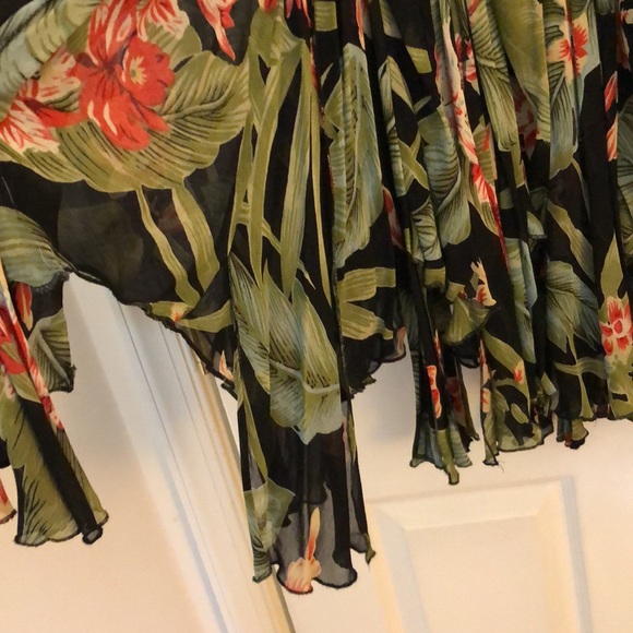 Shark bite bottom summer skirt - Picture 2 of 3